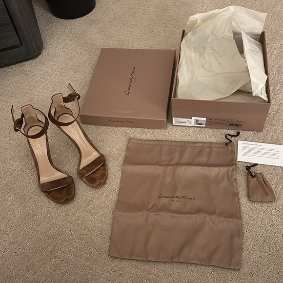 Gianvito Rossi Heel- tan suede sandal with box and dust bag size 37 retail $895 - Picture 3 of 17